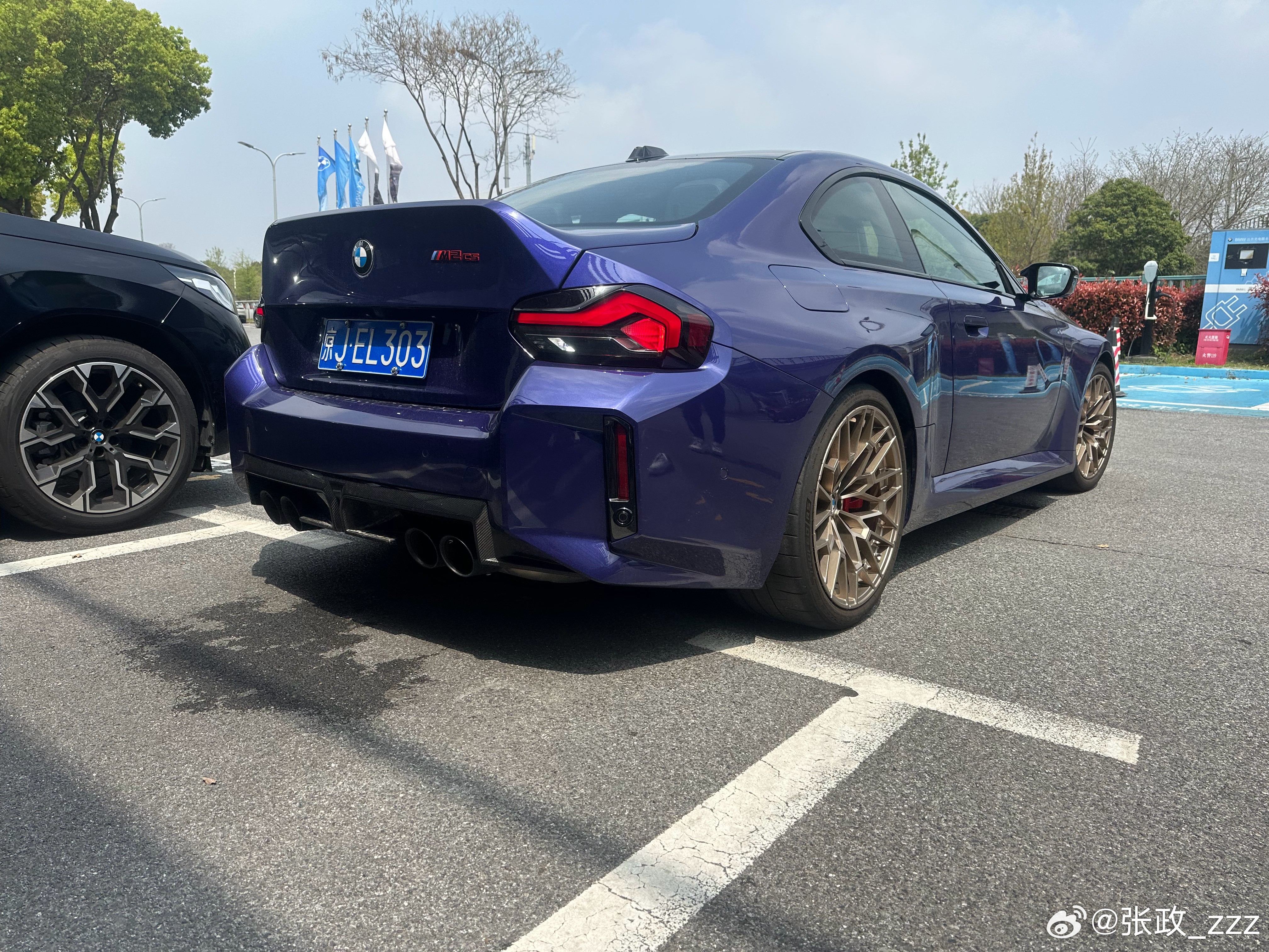 开了下M240i和M2CSM240i：试驾的这台M240i选装了电调自适应悬挂，