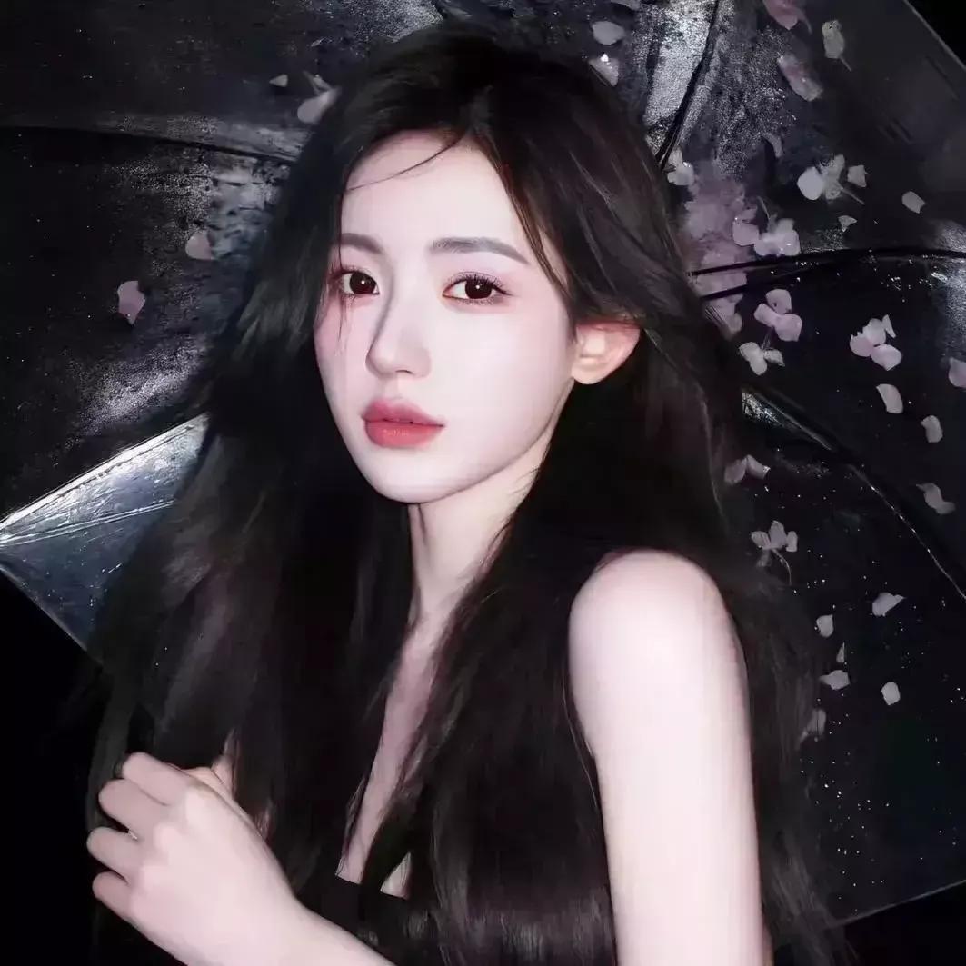 梦幻雨夜，黑伞下的少女，如梦似幻。夜景撑伞少女 雨中的女子 花伞少女照 雨幕少女