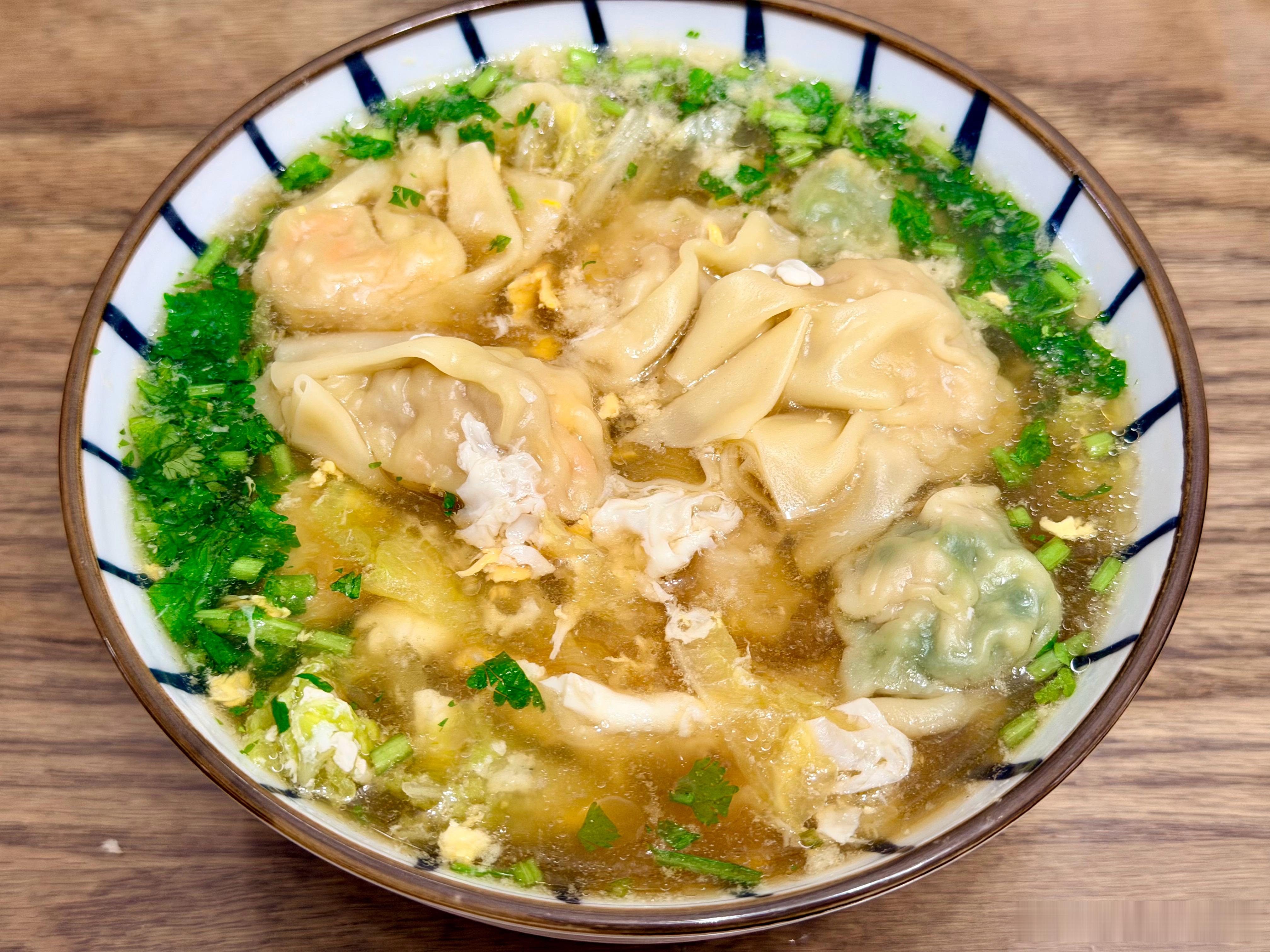 早上边吃馄饨边看球门将扑球那一下太神了这匹黑马，我现在真心希望佛得角晋级王濛说佛