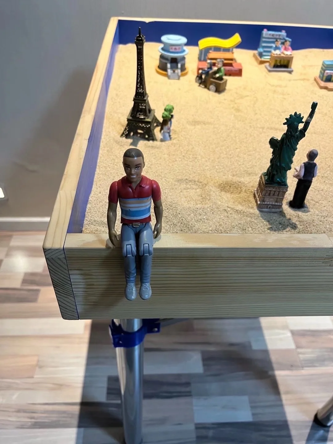 越是和低龄儿童开展精神分析心理治疗，越是能看见成年世界里形形色色的人际...