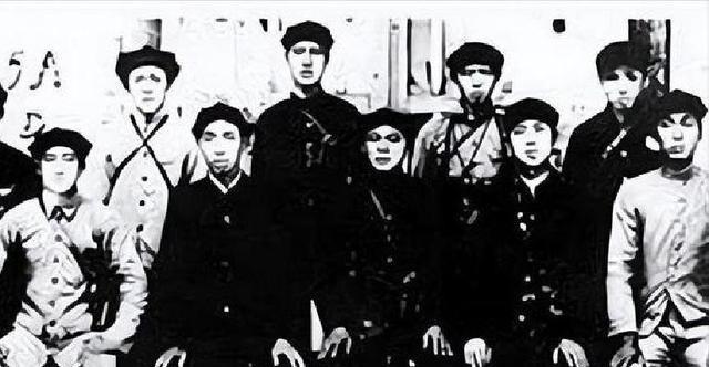 最后一支红军，拒绝改编为新四军，5名使者处死，就连省委书记关英来劝说也被处决，虽