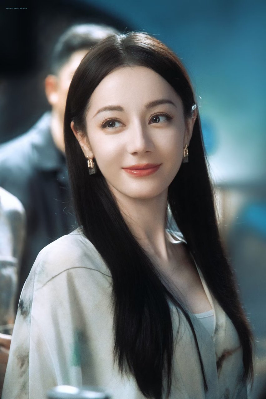 迪丽热巴内娱女打一实锤了！《枭起青壤》打戏飒到骨子里，力量感绝了～ 