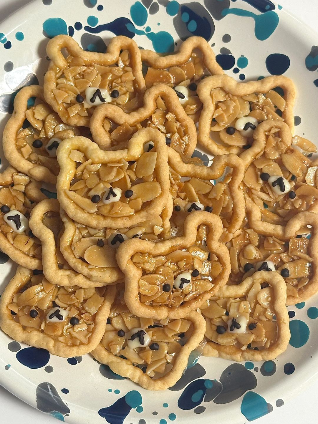轻松熊罗马盾饼干