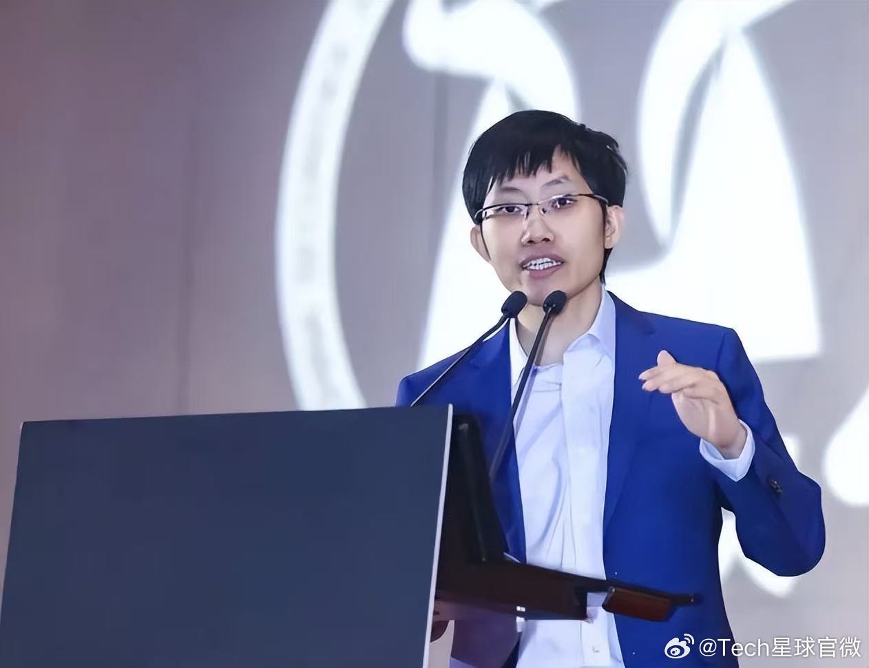 【DeepSeek梁文峰谈中美AI差距】国产AI仅用二十分之一算力追平美国 7月