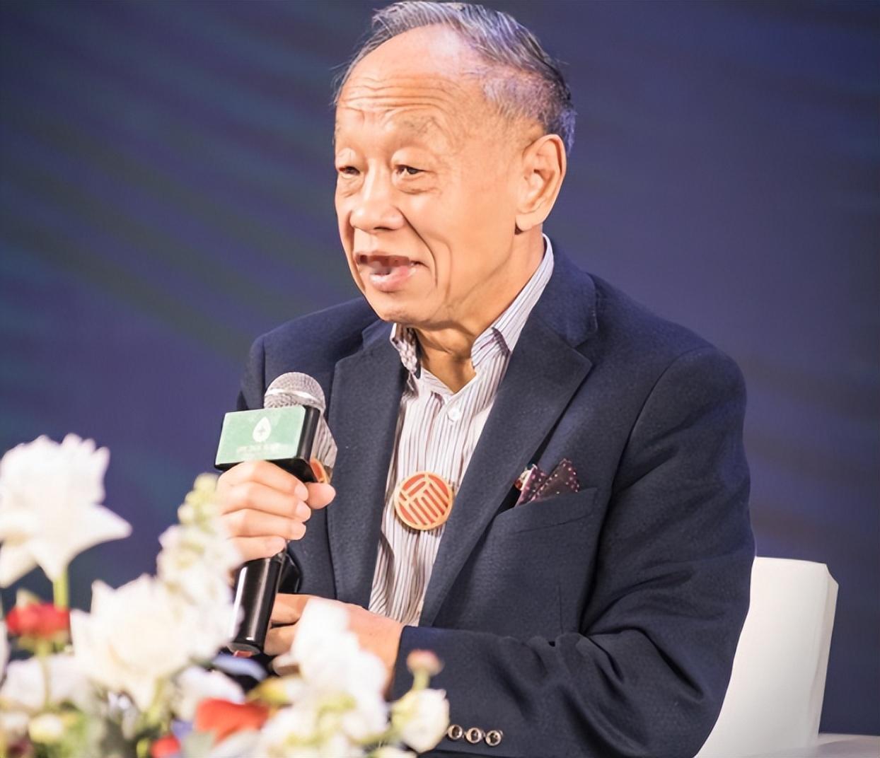 李肇星担任驻美国大使，在美国大学演讲的时候曾被一个老太太质问：“你们为什么要‘侵