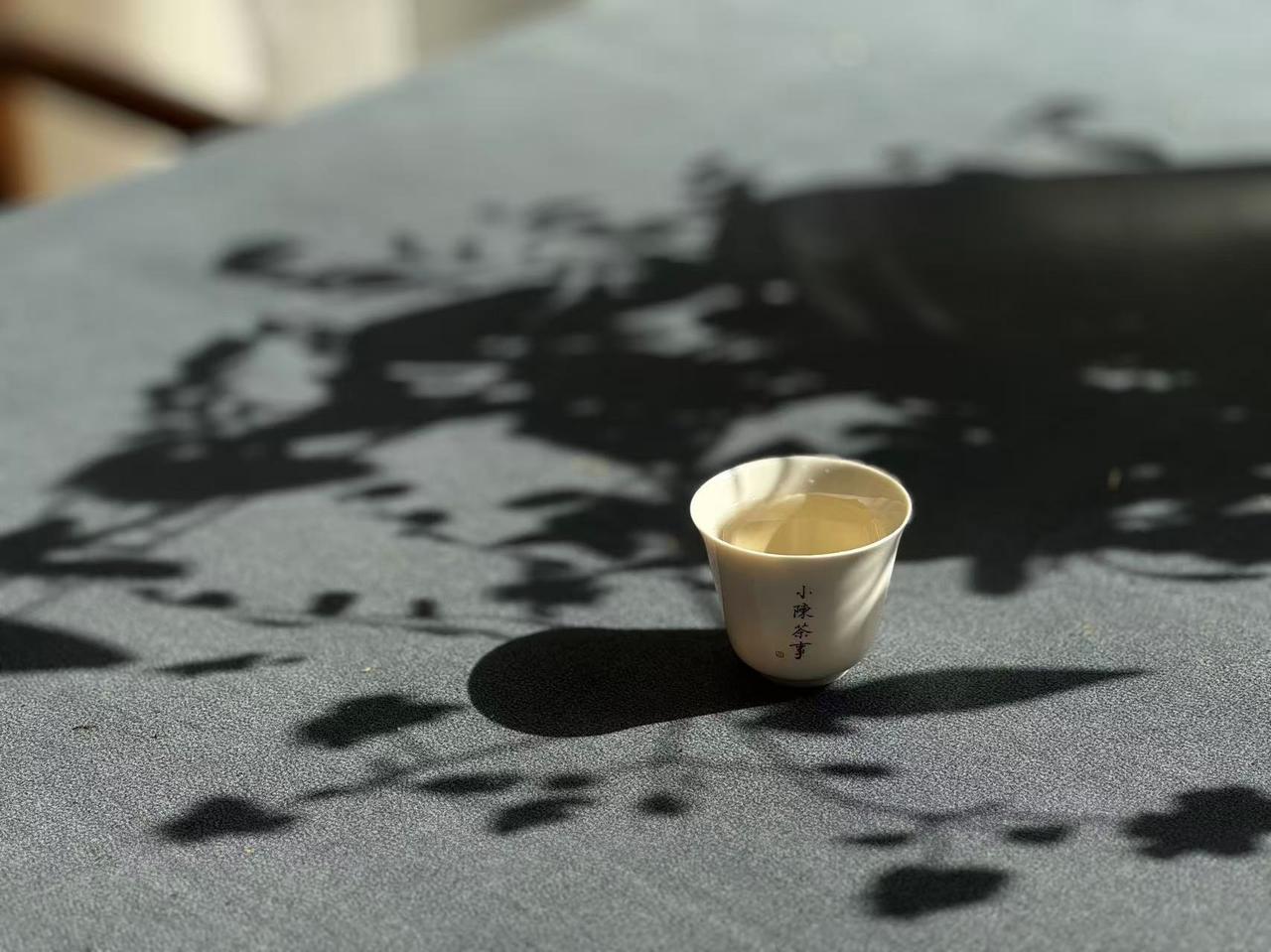铁观音是什么茶类？
直接说答案：铁观音是青茶，也可以叫做“乌龙茶”。
传统浓香型