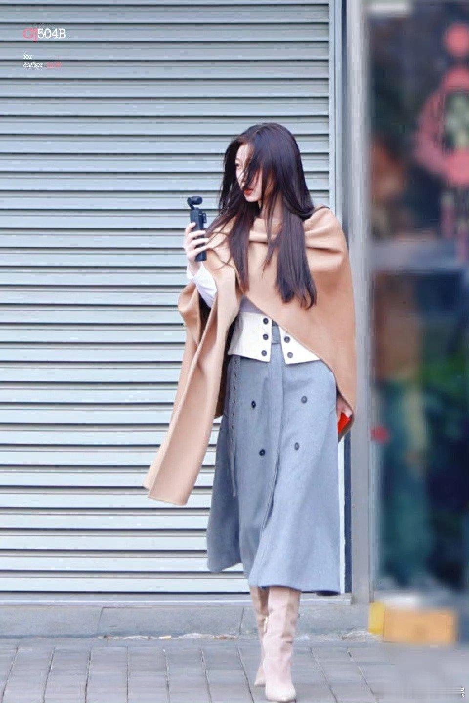 虞书欣给剧组发新年红包  虞书欣此举太赞，给剧组发新年红包。为大家带来惊喜，彰显