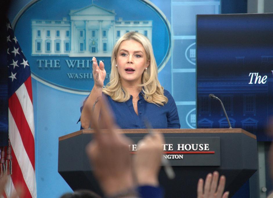 白宫的90后女发言人莱维特也要跳反了？2026年4月，白宫新闻秘书、28岁的卡罗