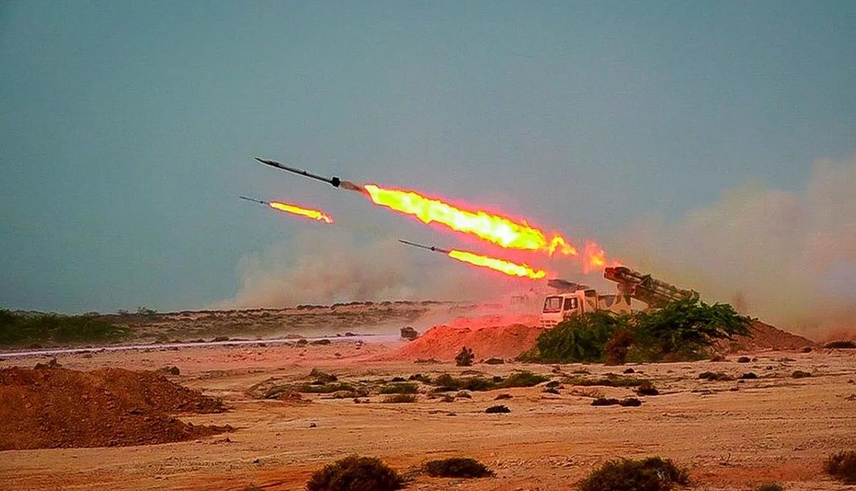 协议墨迹未干，特朗普对伊朗放狠话:美军随时打一场更大规模的战争

4月中旬，中东