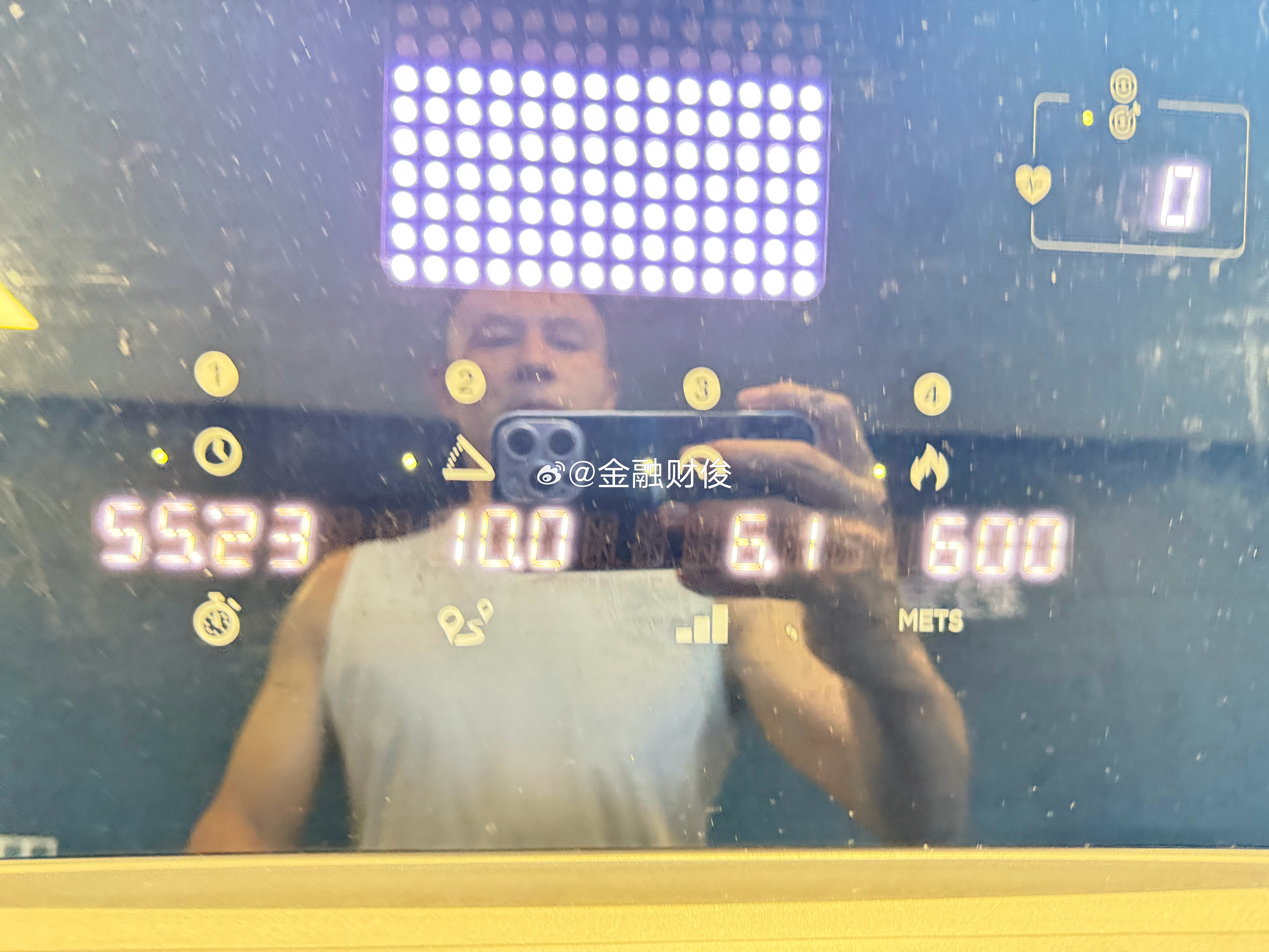 【l允许自己做一朵晚开的花】每朵花都有自己的花期，有的夏日绽放，有的深秋盛开。人
