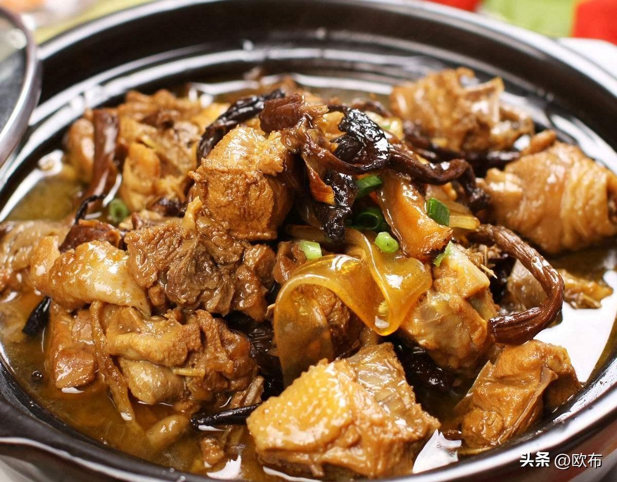 从来没觉得东北名菜小鸡炖蘑菇好吃。
我知道，我这句话一出来，肯定很多人得喷我，也