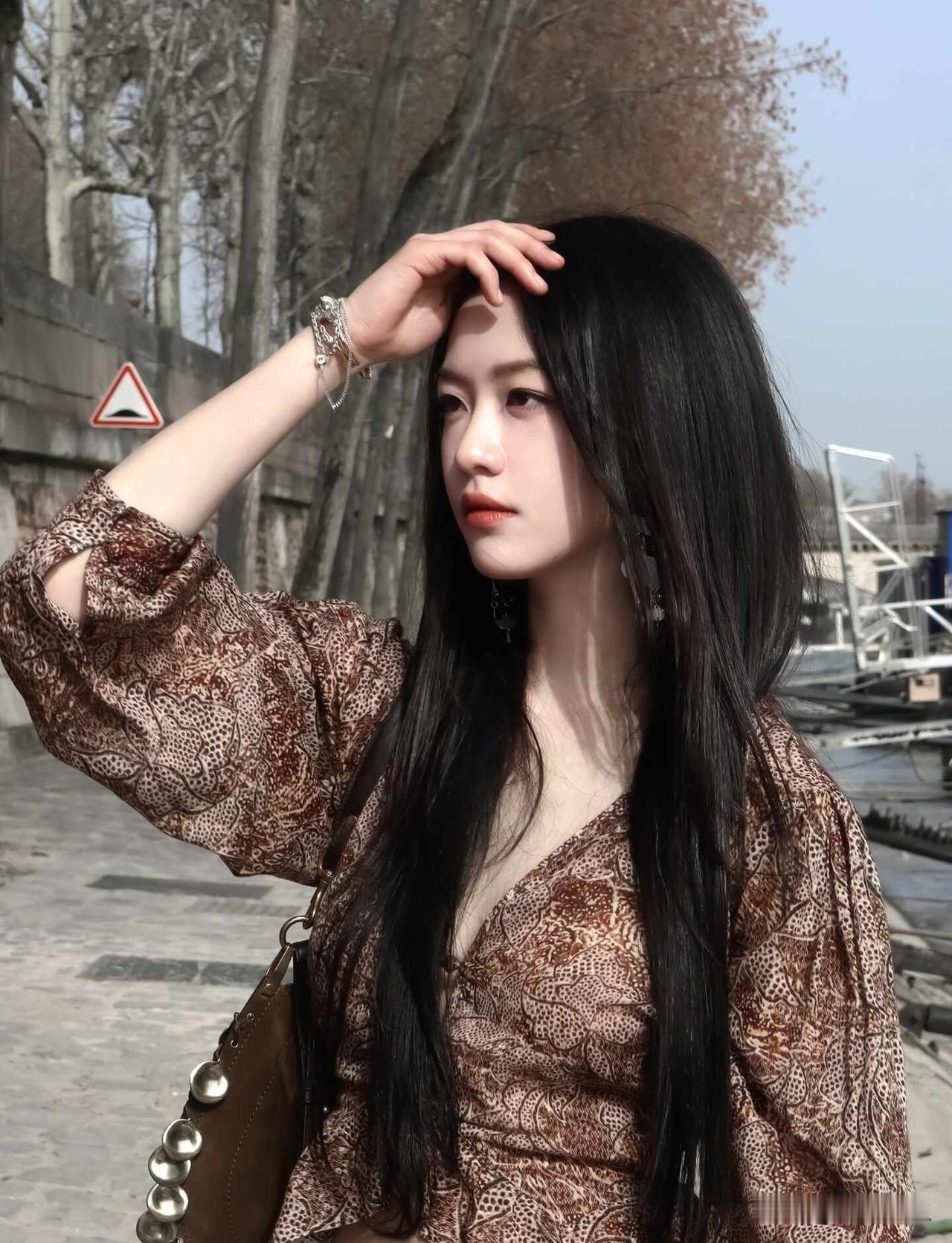 河畔的风