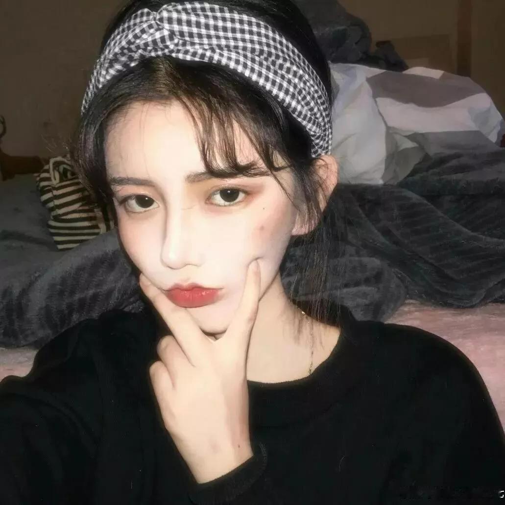 日系甜美妆容，黑白格子发带，超有feel！珍珠发箍自拍 波点蝴蝶结发带 彩饰发箍