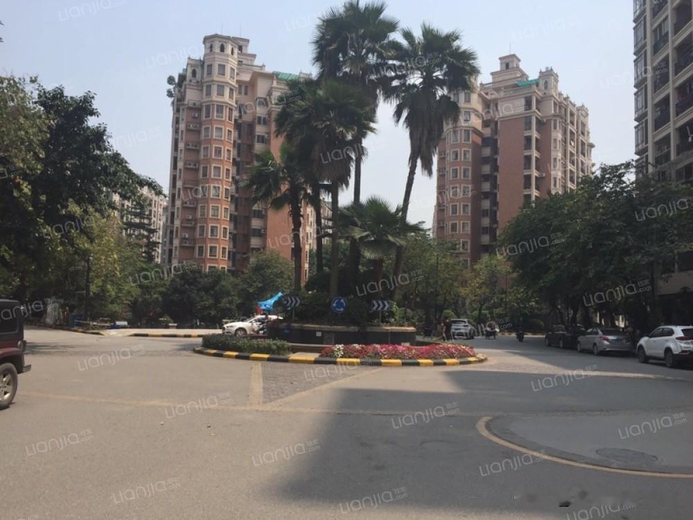 从180万跌到58万，新塘海伦堡花园跌到6千/平，一路之隔就是黄埔

今天聊个极