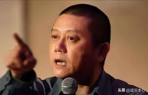 王朔就曾直言：台湾就是一个小岛，你打它干什么？只要把台湾海峡划成战区，台湾上空禁