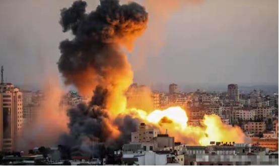 特朗普的烟雾弹终于露馅了！嘴上说打哈尔克岛，手上炸的是格什姆岛；嘴上喊两三周收兵