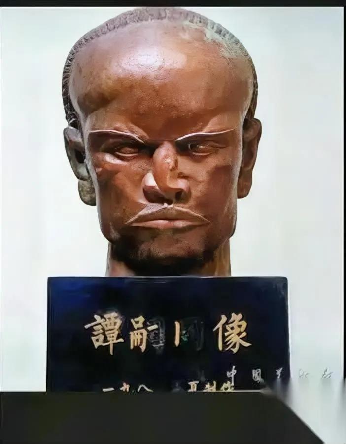 你见过吐舌头的老子吗？

苏州那座立了十年的“怪雕塑”，终于拆了。

可这事儿背