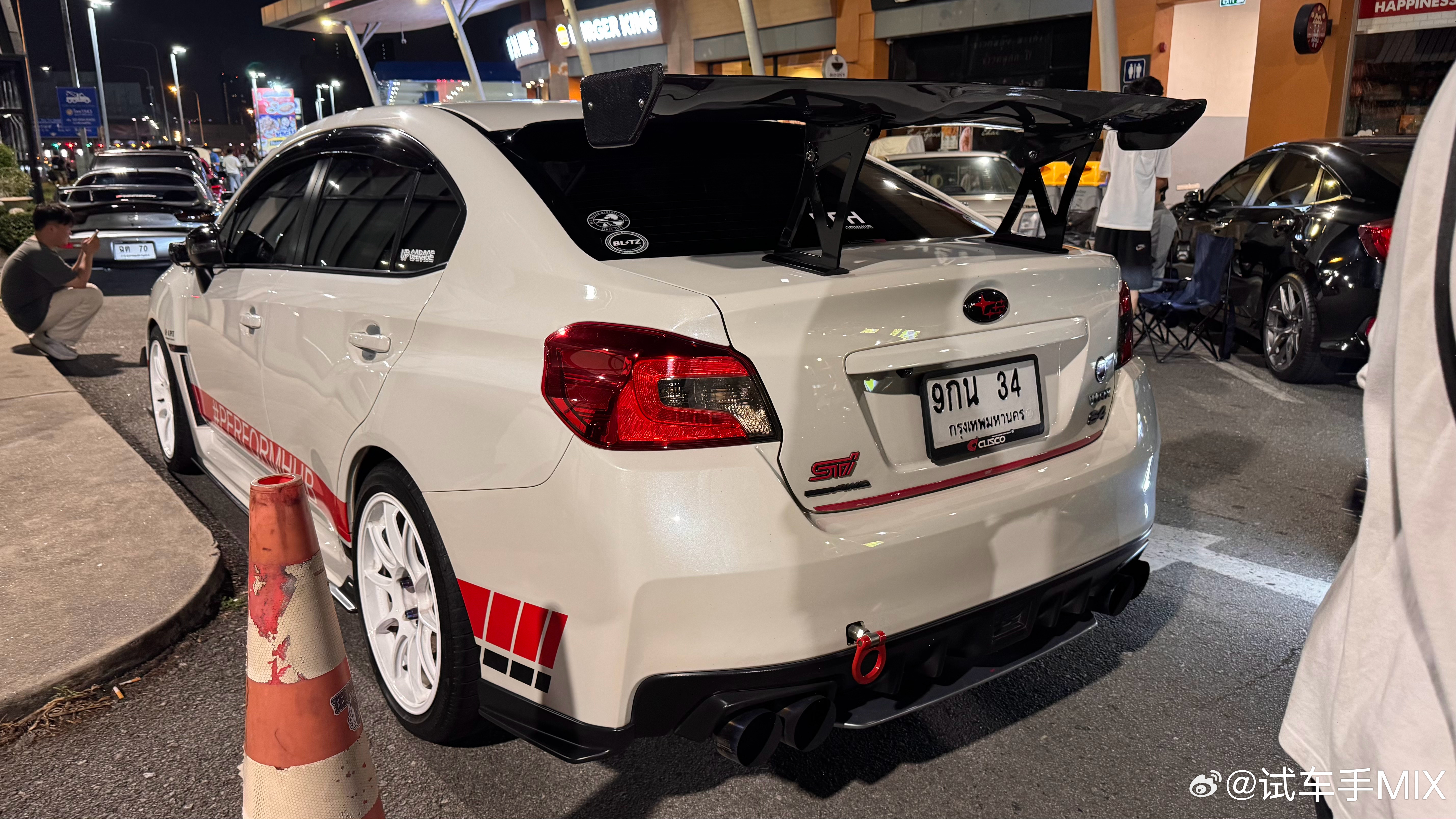 真的很想要一台…不需要大尾翼，小鸭尾就可以手波不是必须，自波更喜欢2.0T最想要