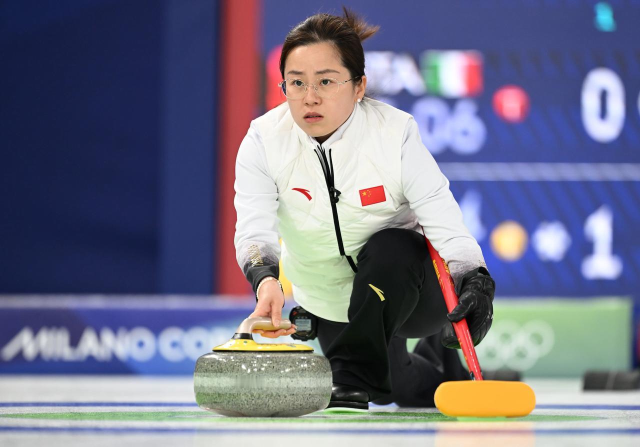 这届冬奥会我国代表团太艰难了，一金难求！
本以为女子冰壶有一战之力，可是竟然鬼使