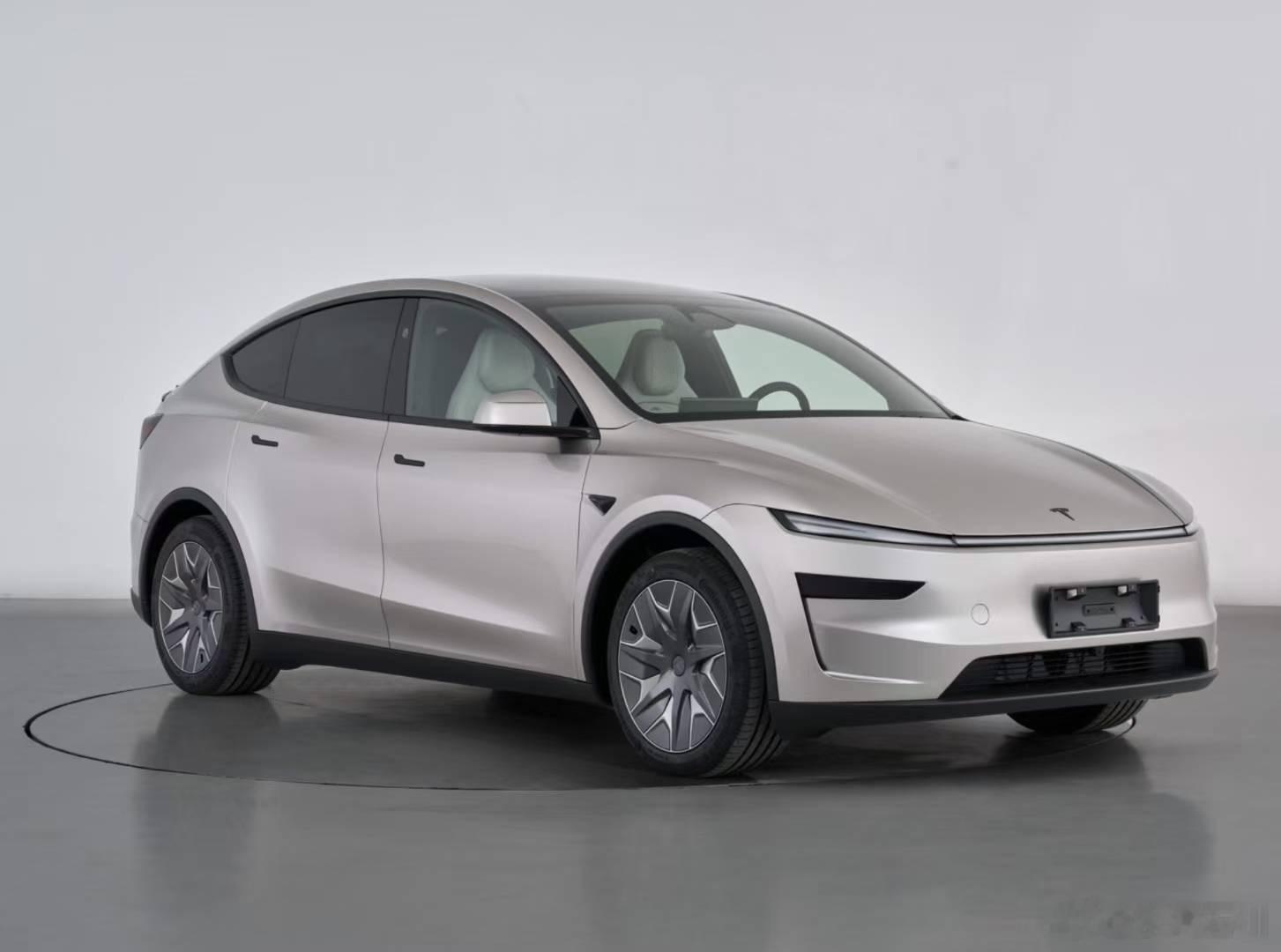 华东车讯[超话]  Model Y加长版来了～轴距3040，三元锂电 ​​​