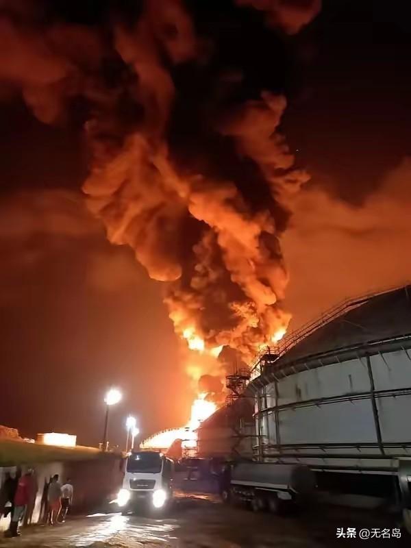 美以无底线，
伊朗玩命了！
美以联合袭击了伊朗石油设施。3月18日晚，伊朗革命卫