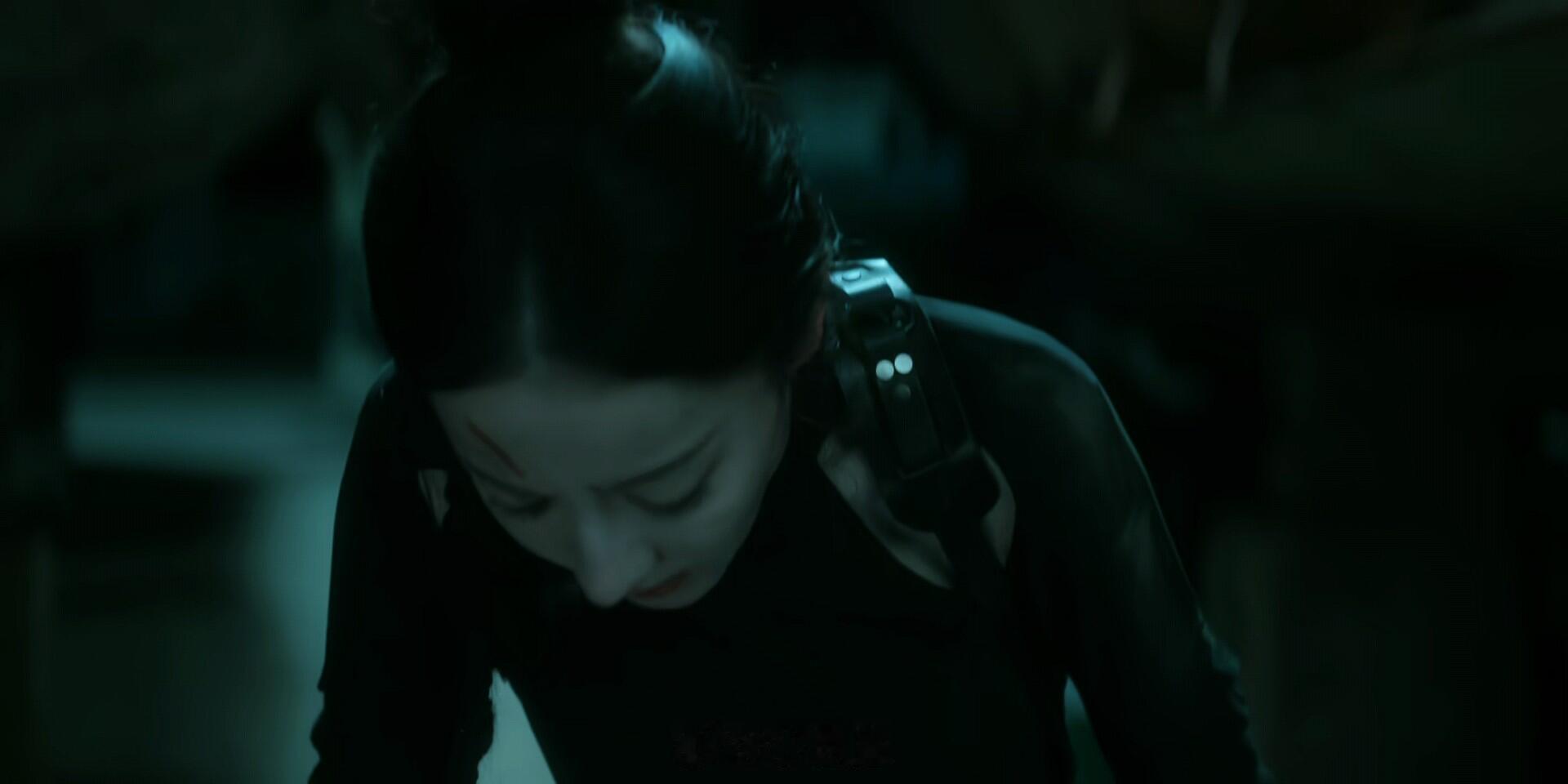 迪丽热巴这段像开了疼痛共享！聂九罗受伤后忍痛处理伤口，没台词却靠闷哼和皱眉传递痛