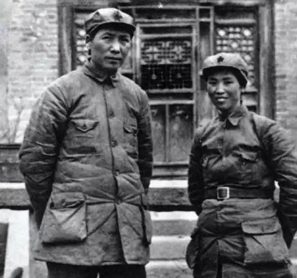 1984年贺子珍在上海病逝时，最初的葬礼方案是按副省级待遇操办。但有些老同志提出