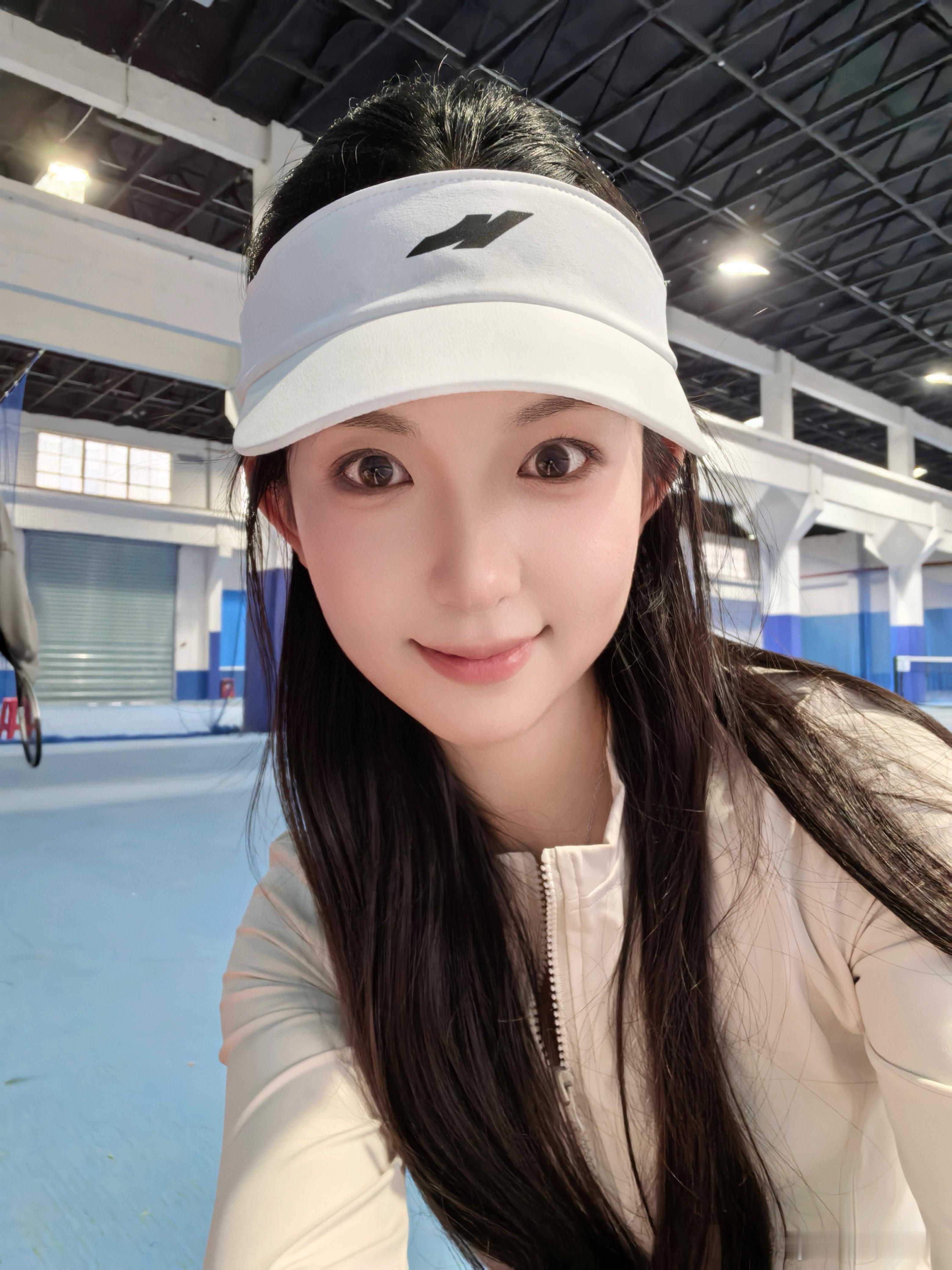 周末大家都喜欢干嘛？  今天雨天，和小伙伴兜兜转转好几家终于找到一个有空位的室内