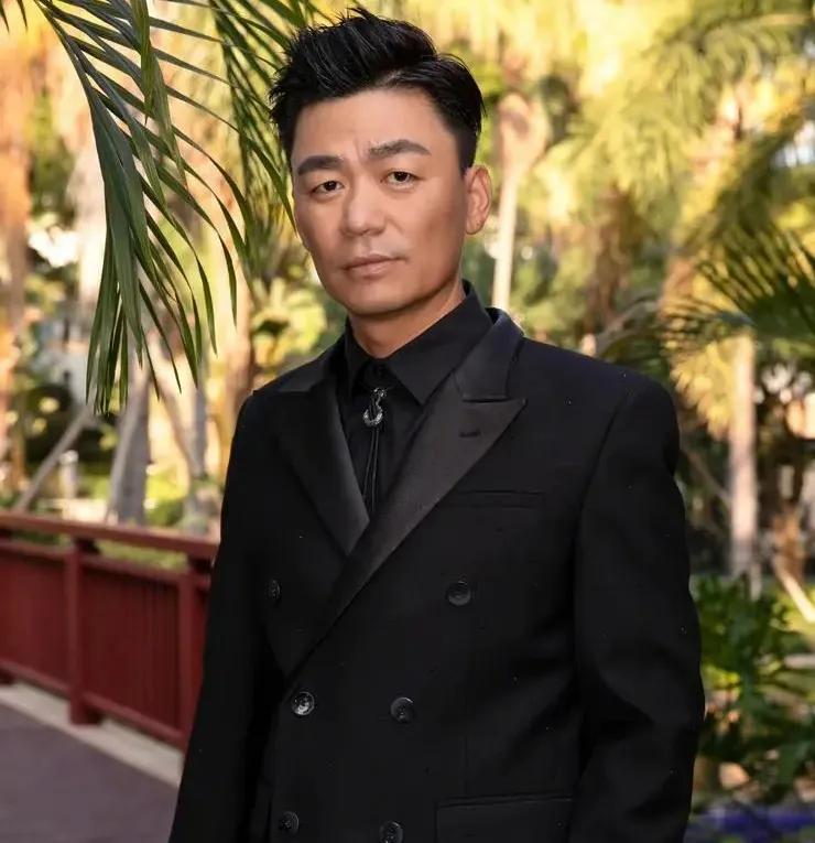王宝强被指做假慈善？真相究竟如何？

近日，有狗仔爆料称王宝强做假慈善，这一消息