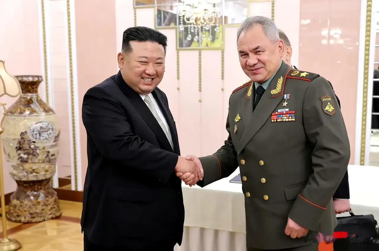 这明显就是给韩国看的。俄罗斯对韩国向乌克兰运送大批武器，韩国总统尹锡悦访问乌克兰