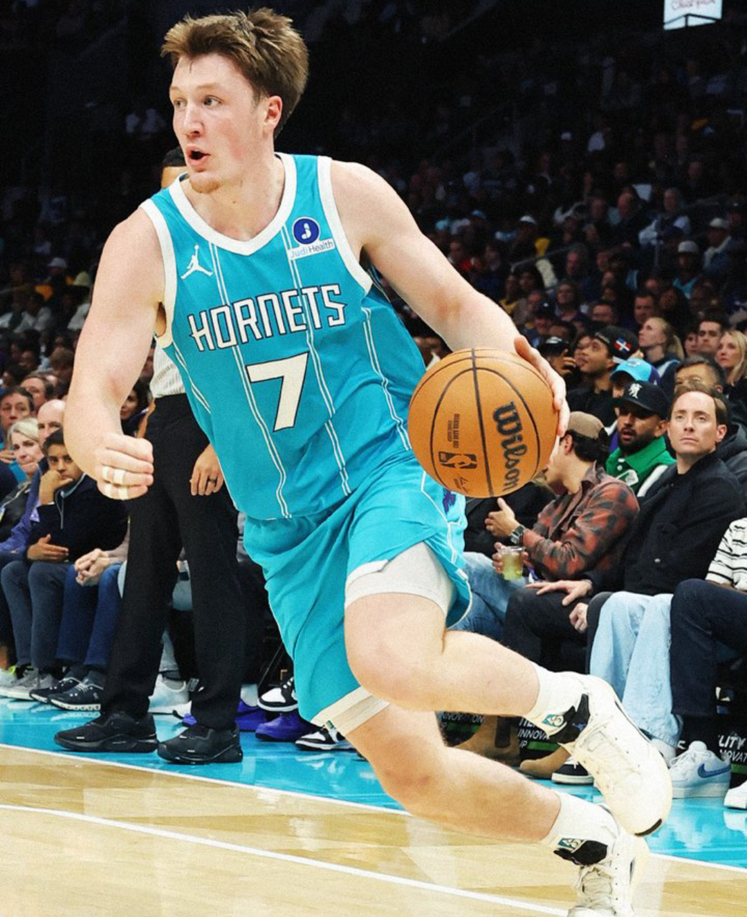 康·克努佩尔是NBA历史上第一位在其职业生涯前10场比赛中得分超过150分且投进