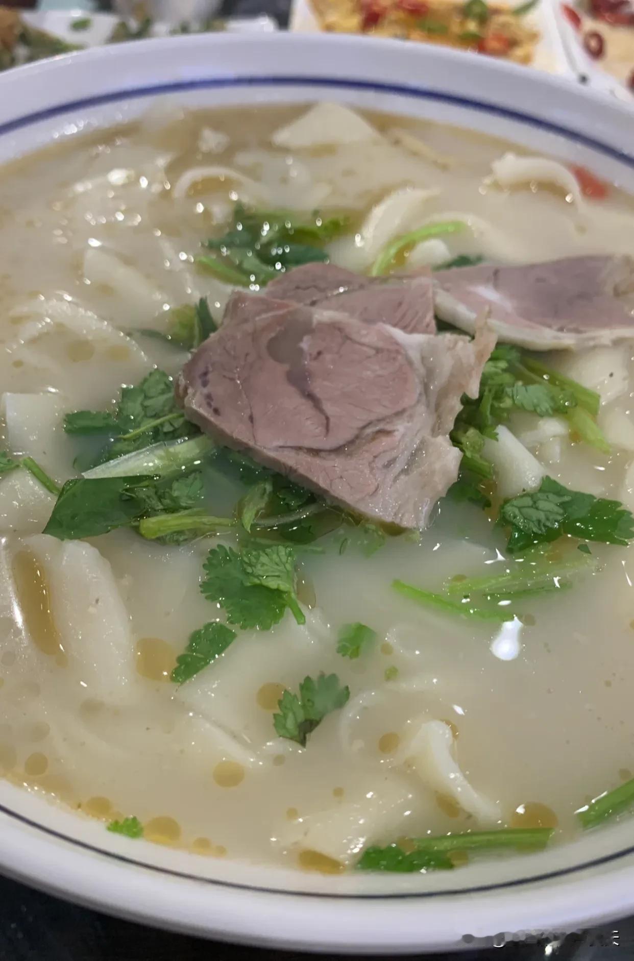 #说出你认为哪里的烩面最好吃?#郑州