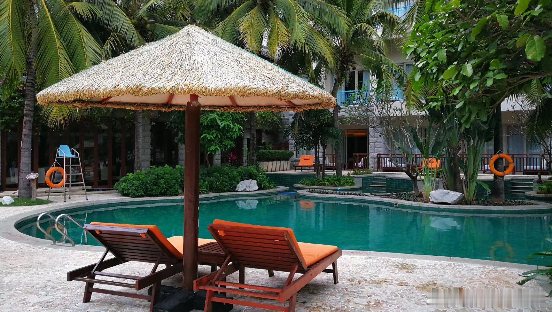 杨绛先生说：“岁月不声不响，你且不慌不忙，在凡俗的烟火里，愿以素心，阅来日方长。