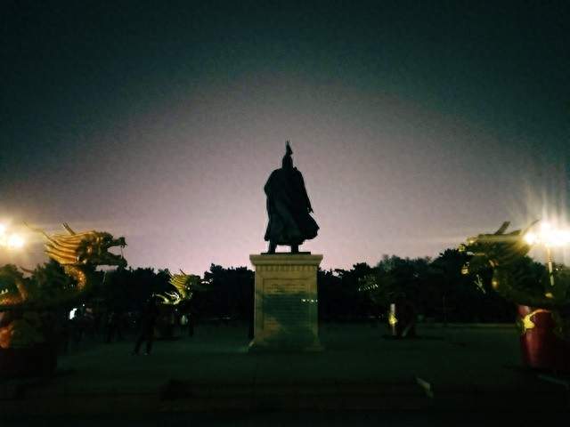 清朝皇帝清太宗皇太极：崇德……