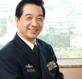 不得不佩服张召忠教授，当年他说特朗普如果再干一届，能把美国从头把交椅上给拉下来