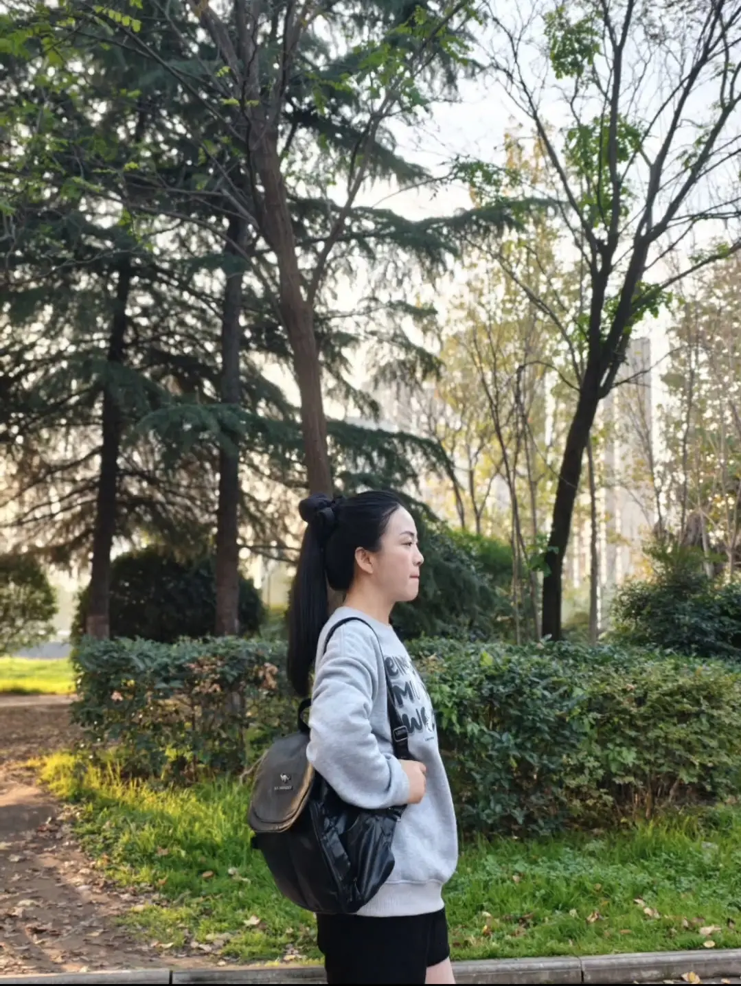 小腿又开始疼，还肿了无法直播，晚上见