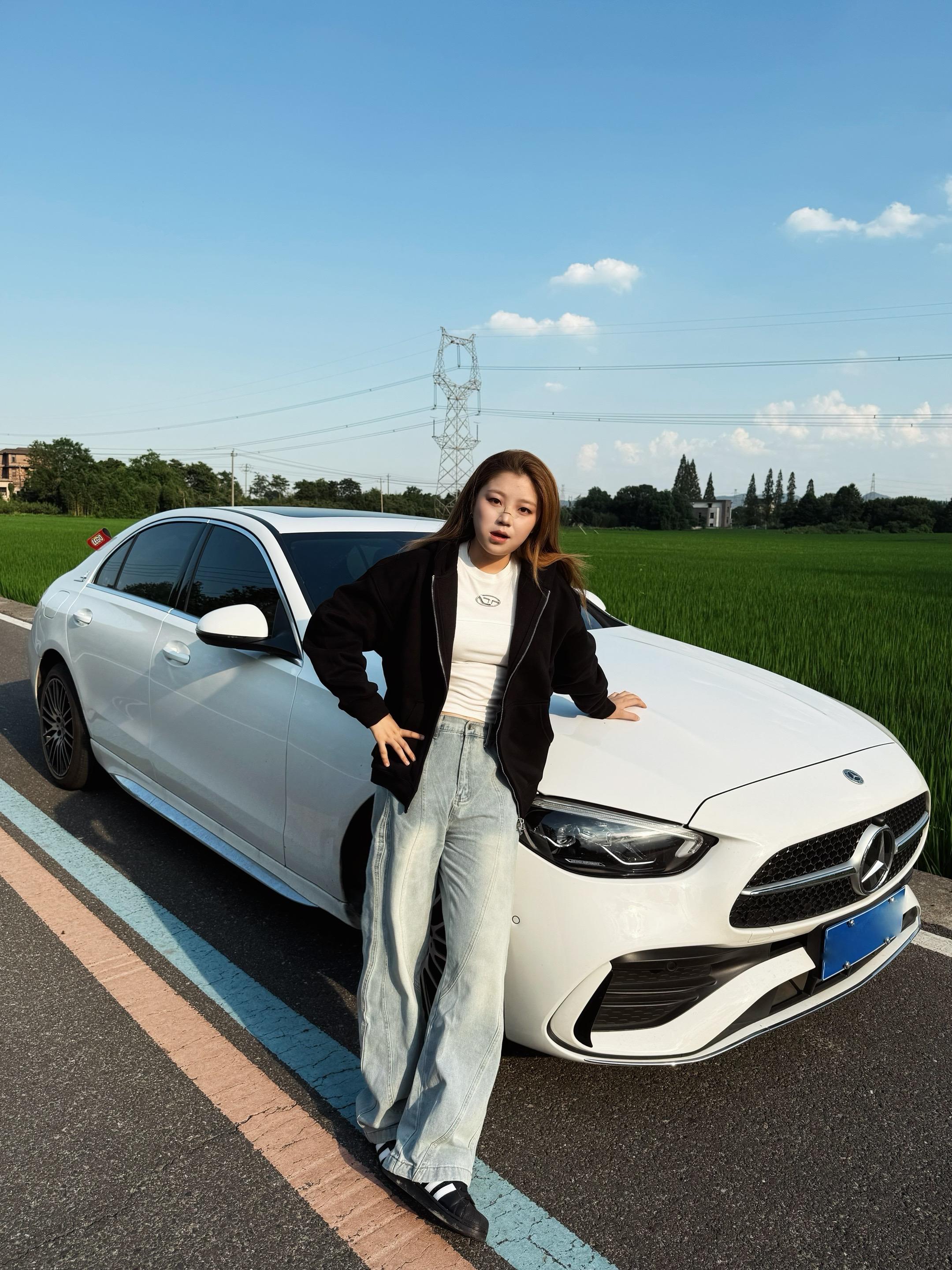 曲一嗨 头一歪 奔驰c就当路虎开