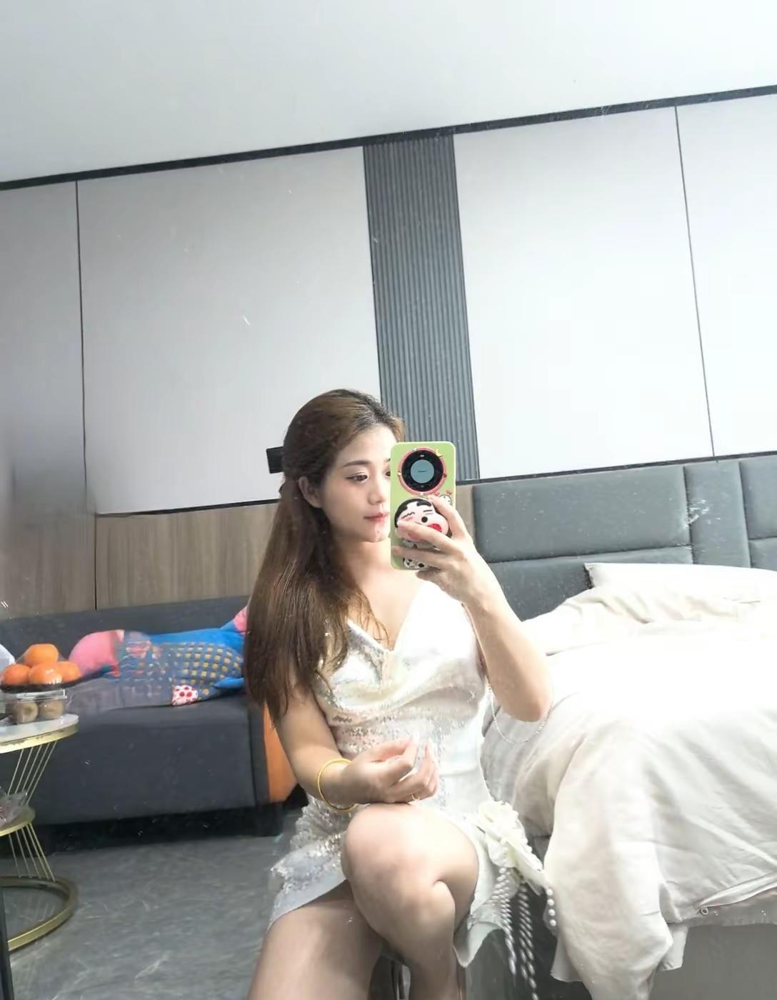 回老家又怎样，手机里可是有库存的，现在就发出来迷死你。