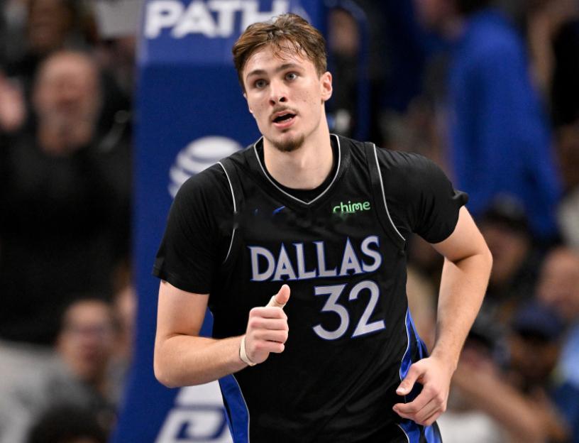 NBA常规赛，独行侠主场以119-111力克篮网。这场比赛里，作为状元秀的弗拉格