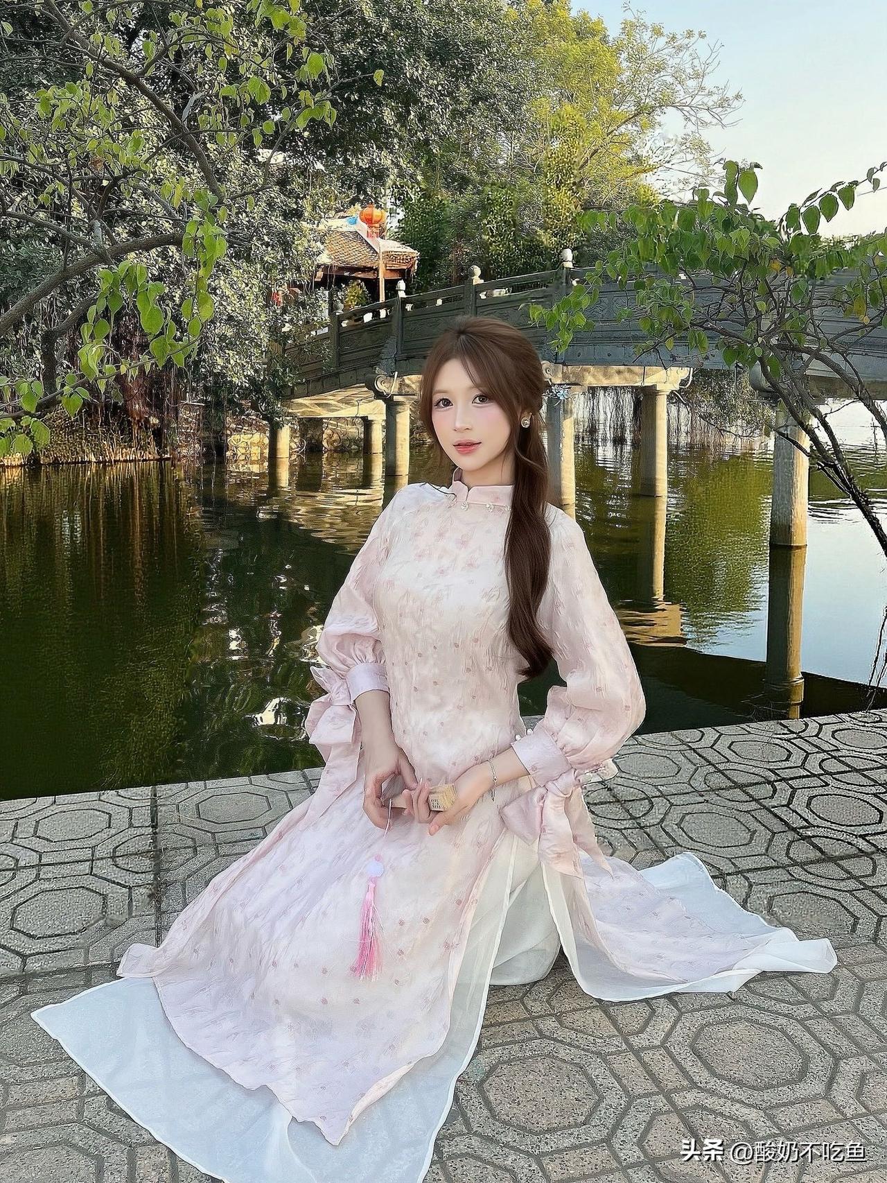 清纯甜美的样子漂亮吗背着背包的路上、看过许多人、听过许多故事、讲过旅途风景、就这