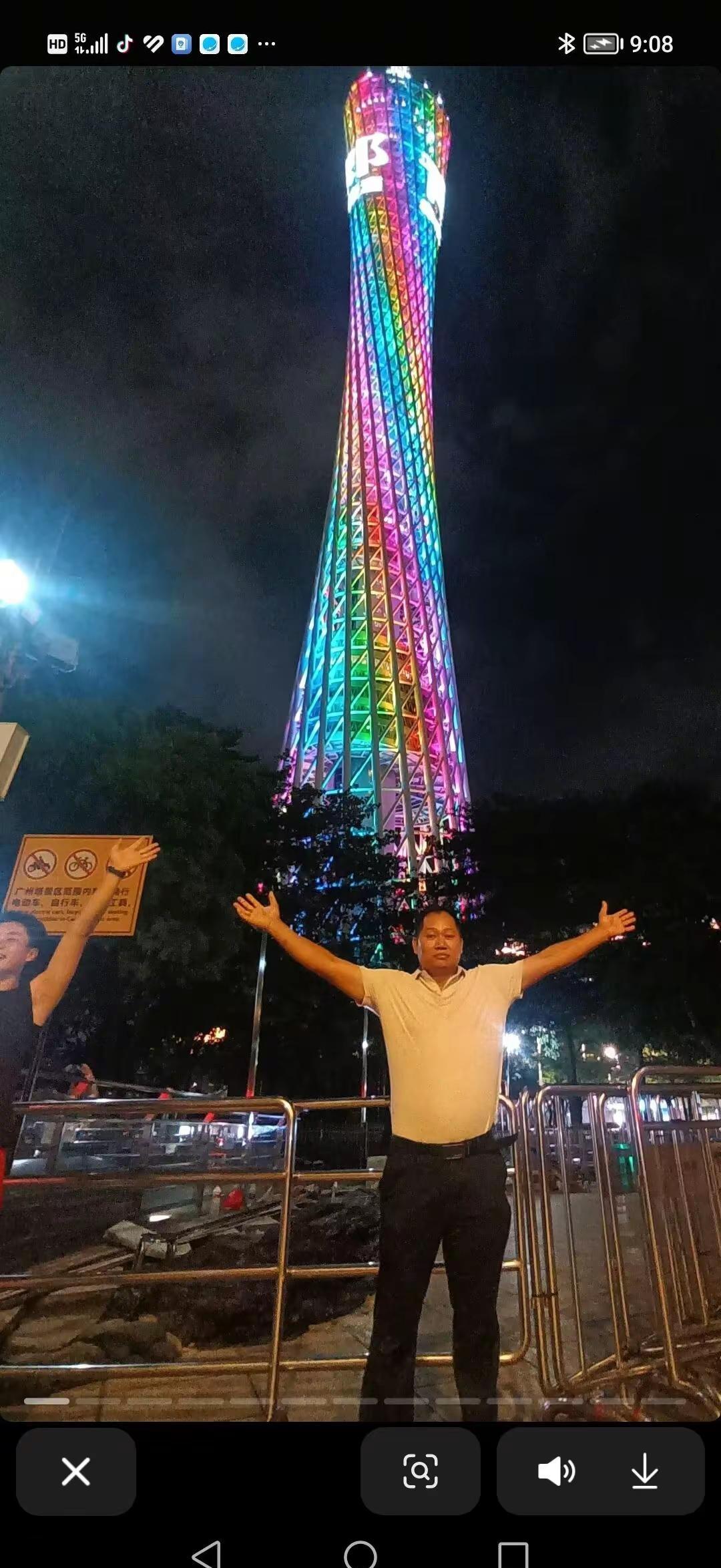 广州塔夜景留念 跟我打卡最红地标 与广州塔同框 广州塔下的我