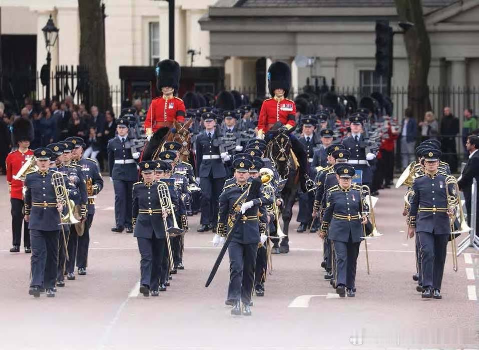 2022年9月19日英国女王伊丽莎白二世葬礼后游行队伍。这是来自英国皇家空军Ma