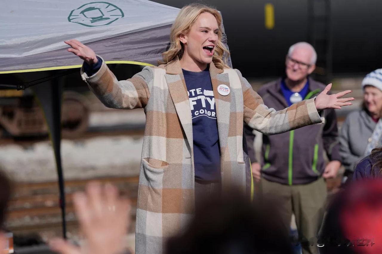 【最新消息：特朗普再次干预美国地方选举，发帖为共和党人拉票】
华盛顿时间2025