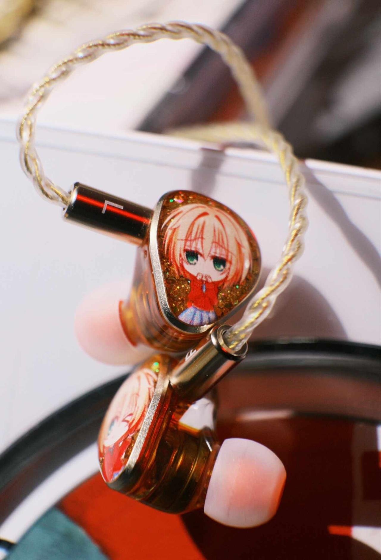 ACG专辑迎来了最严厉的妈妈
星见夏空LETECIEL x HELLO WORL