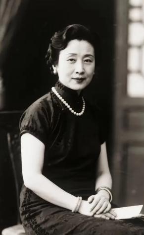 宋美龄106岁长寿真相曝光！医生翻她病历惊呆：癌症确诊后，她每天雷打不动做3件事