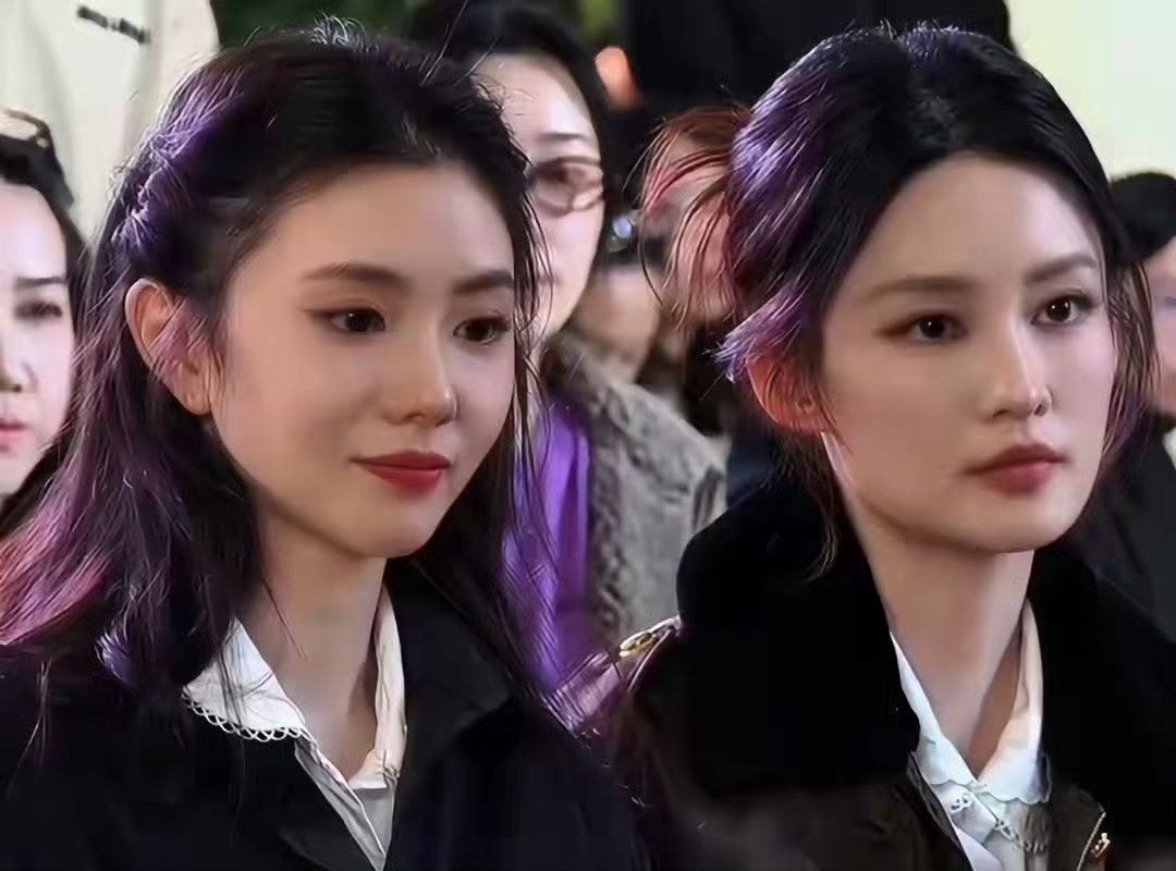 刘浩存和李沁同框，真是左右难为，两位在内娱地位挺高的。 ​​​