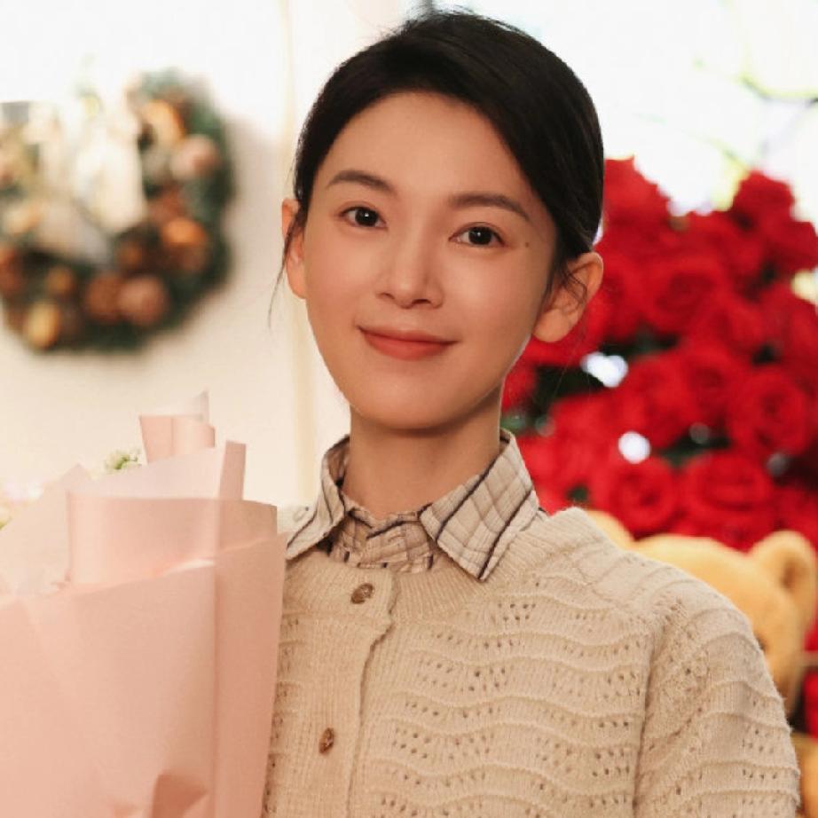 大家不要羡慕陈瑶了，
我们永远不可能成为她，
单单一件小事，很多人就做不到，那就
