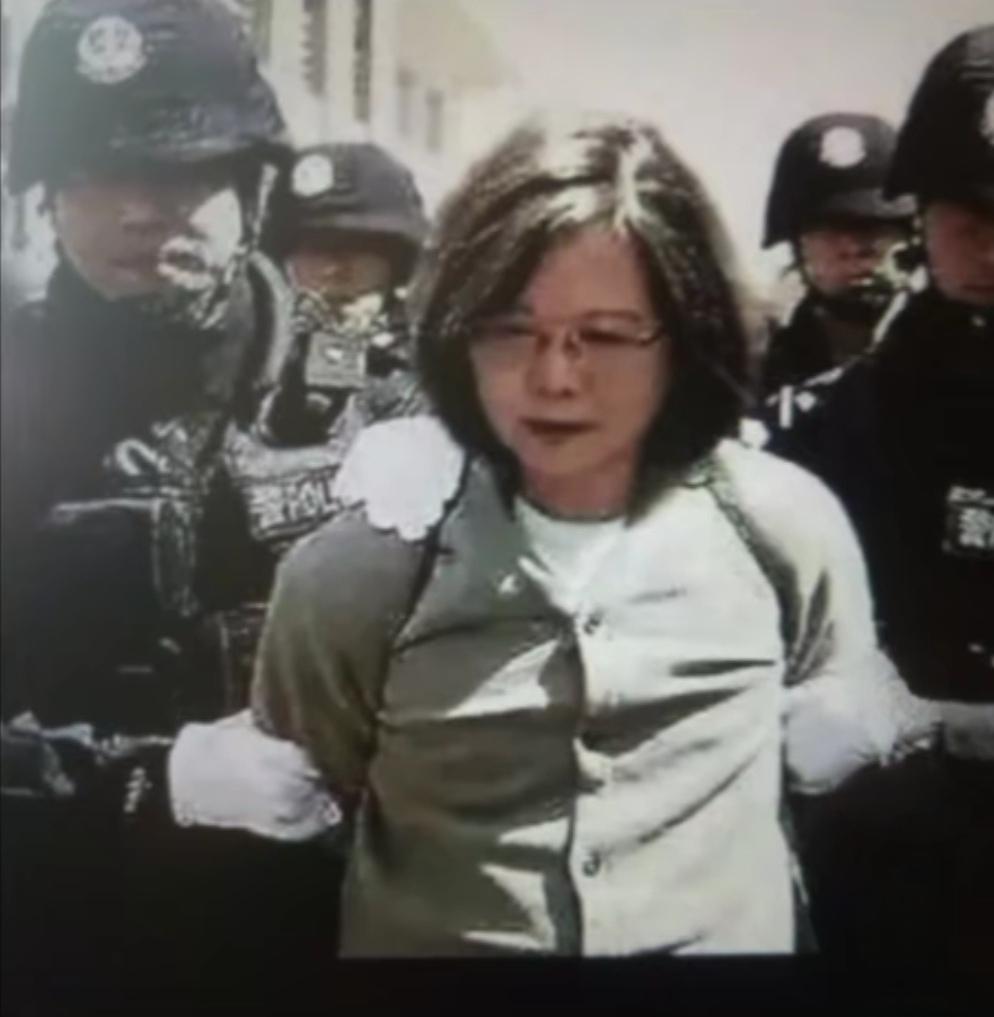 这一幕！翘首以盼，大快人心。

老蔡又挑事，准备一条道走到黑。

“江山易改，本