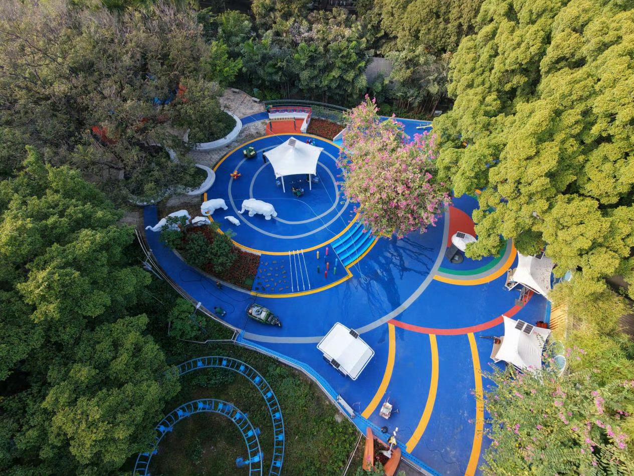 ☕ 【户外“健身房”来了！ 】近日，全新升级的流花湖公园健身区正式对外开放啦！流