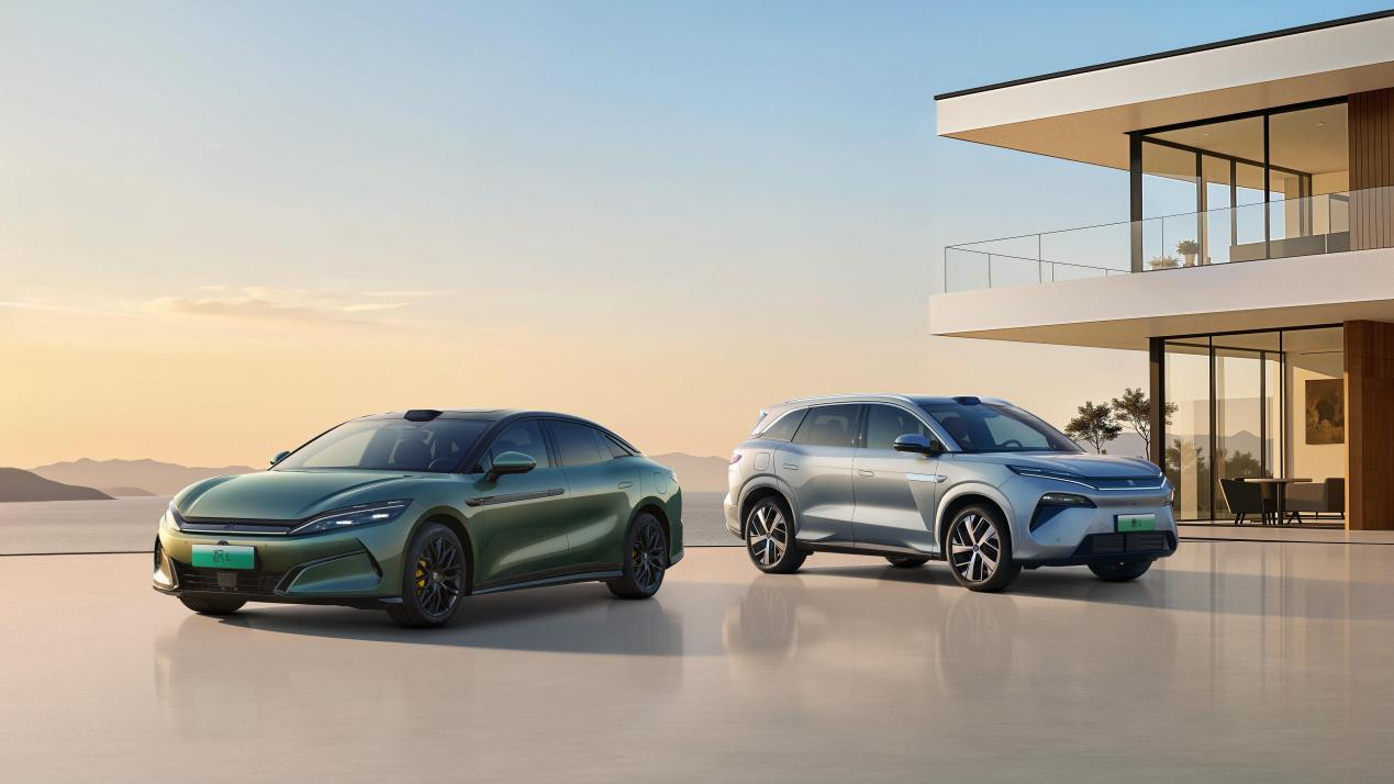 5分钟补能400公里，零百加速能和超跑同场竞技，这就是比亚迪汉L、唐L带给我的第